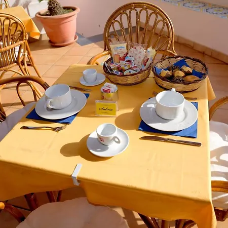 Principe Di Rinella ホテル