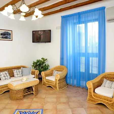 Principe Di Rinella ホテル 3*