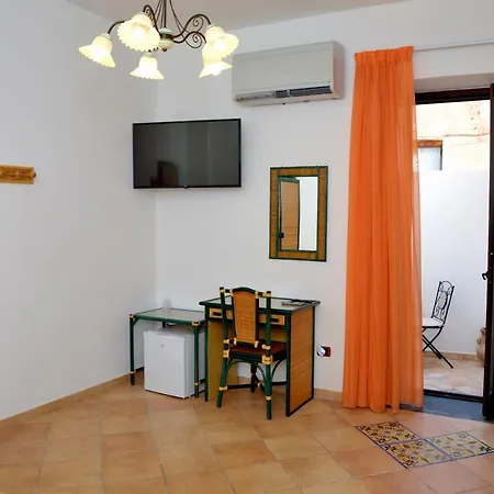 Principe Di Rinella ホテル