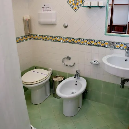 Principe Di Rinella ホテル Leni