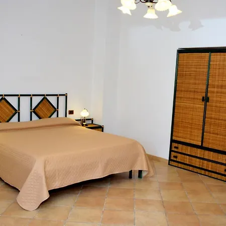 ホテル Principe Di Rinella Leni