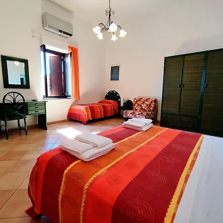 Principe Di Rinella ホテル Leni