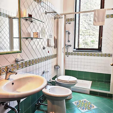 Principe Di Rinella Leni